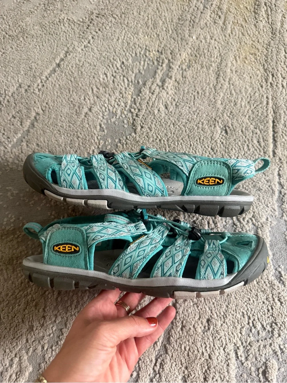 Keen Clearwater CNX Sandals baby blue  and aqua Aztec weave s bungee closure 10
